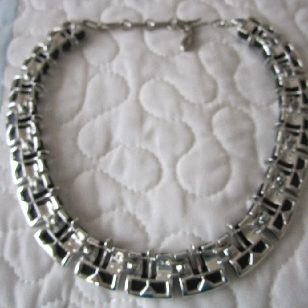 Vintage Lisner Choker Necklace - Silvertone and Black Enamel - Picture 2 of 6